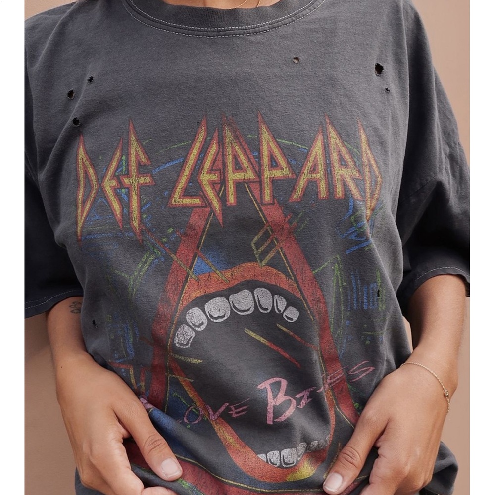 Urban Outfitters Def leppard tee